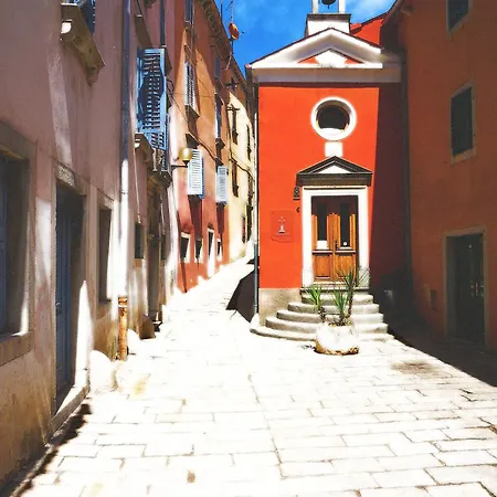 Lucille In Center Of * Rabac