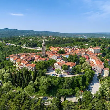 Lucille In Center Of Apartment Rabac