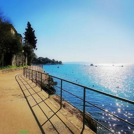 Lucille In Center Of * Rabac