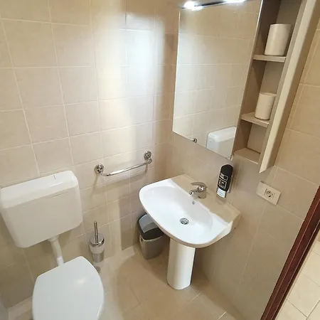 Lucille In Center Of Apartamento Rabac