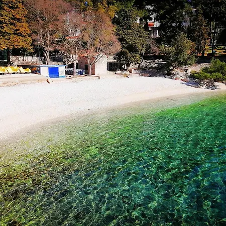 Lucille In Center Of *