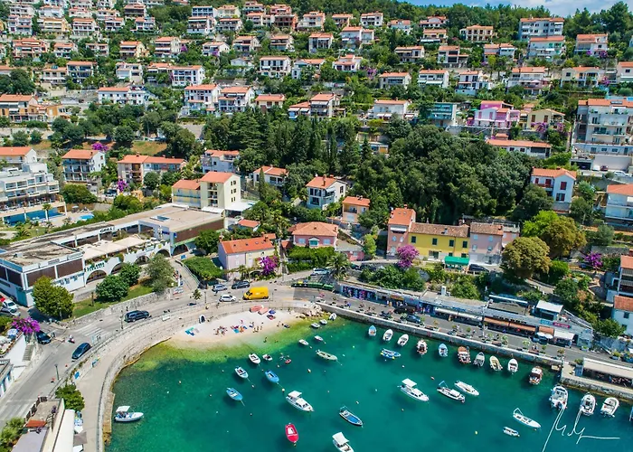 Lucille In Center Of Appartement Rabac