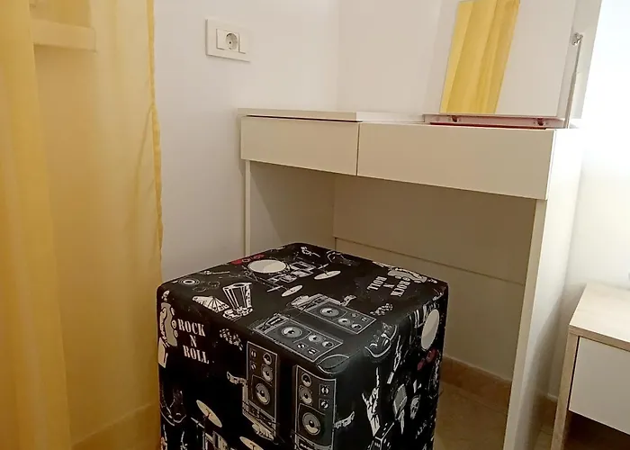 Lucille In Center Of * Rabac